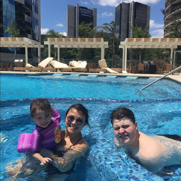 Meet your Posher, Jenn - Picture 1 of 1